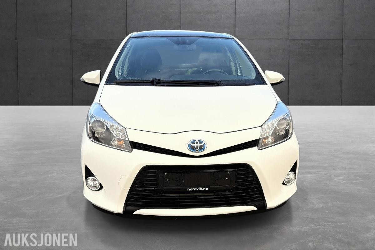 2013 TOYOTA YARIS 1.5-75 HK, AUTOMAT MED 139571 KM