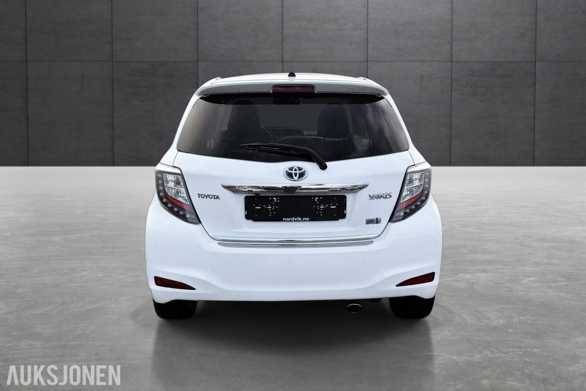 2013 TOYOTA YARIS 1.5-75 HK, AUTOMAT MED 139571 KM