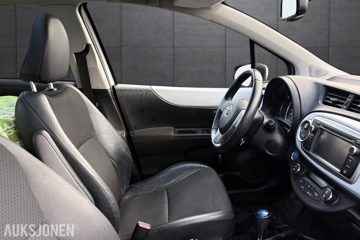 2013 TOYOTA YARIS 1.5-75 HK, AUTOMAT MED 139571 KM