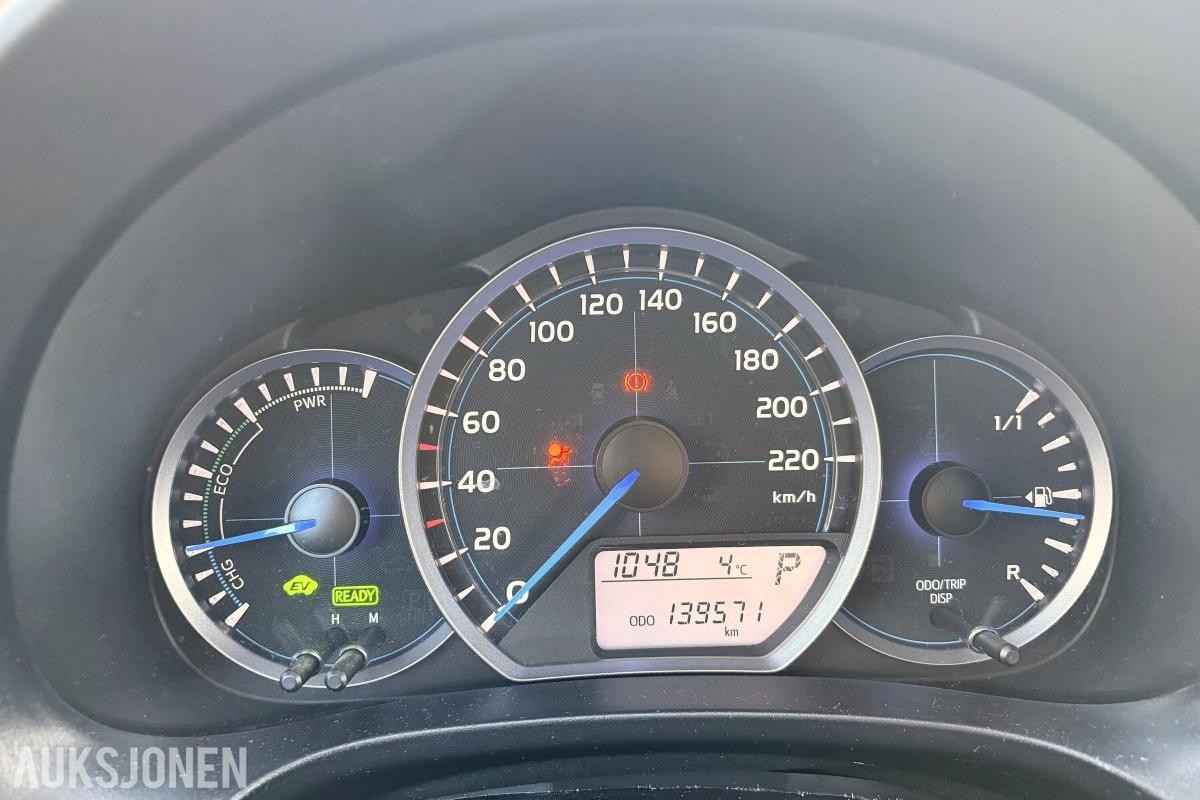 2013 TOYOTA YARIS 1.5-75 HK, AUTOMAT MED 139571 KM