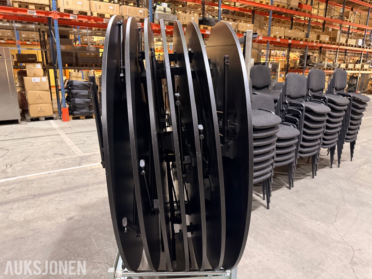 79 konferansestoler & 11 runde bankettbord med bordtralle