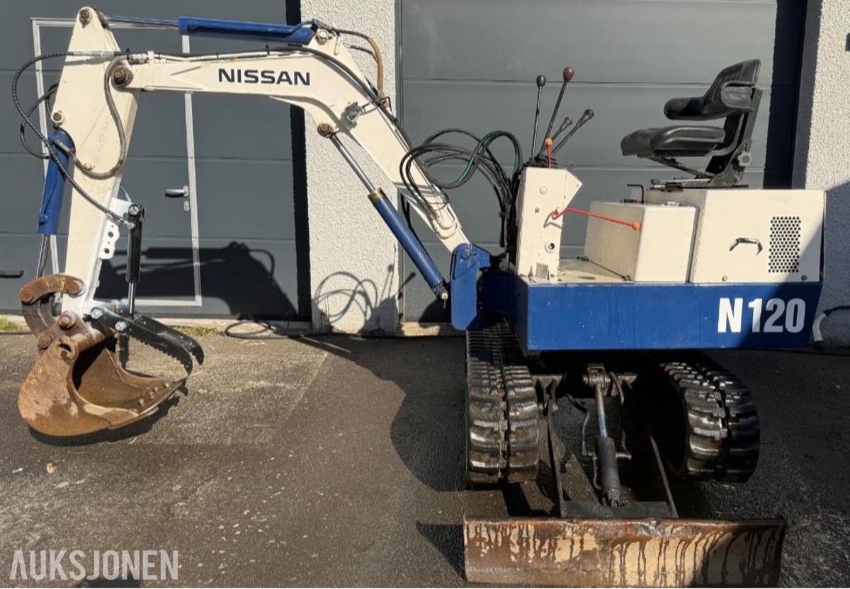 1990 Minigraver - Nissan N120 