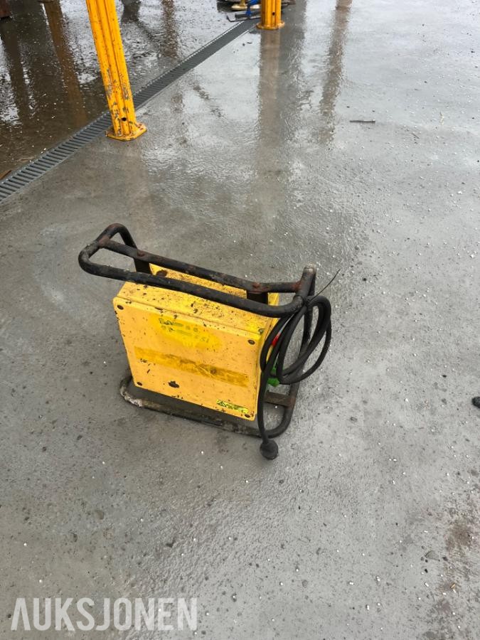 2000 Wacker Omformer og veggvibrator