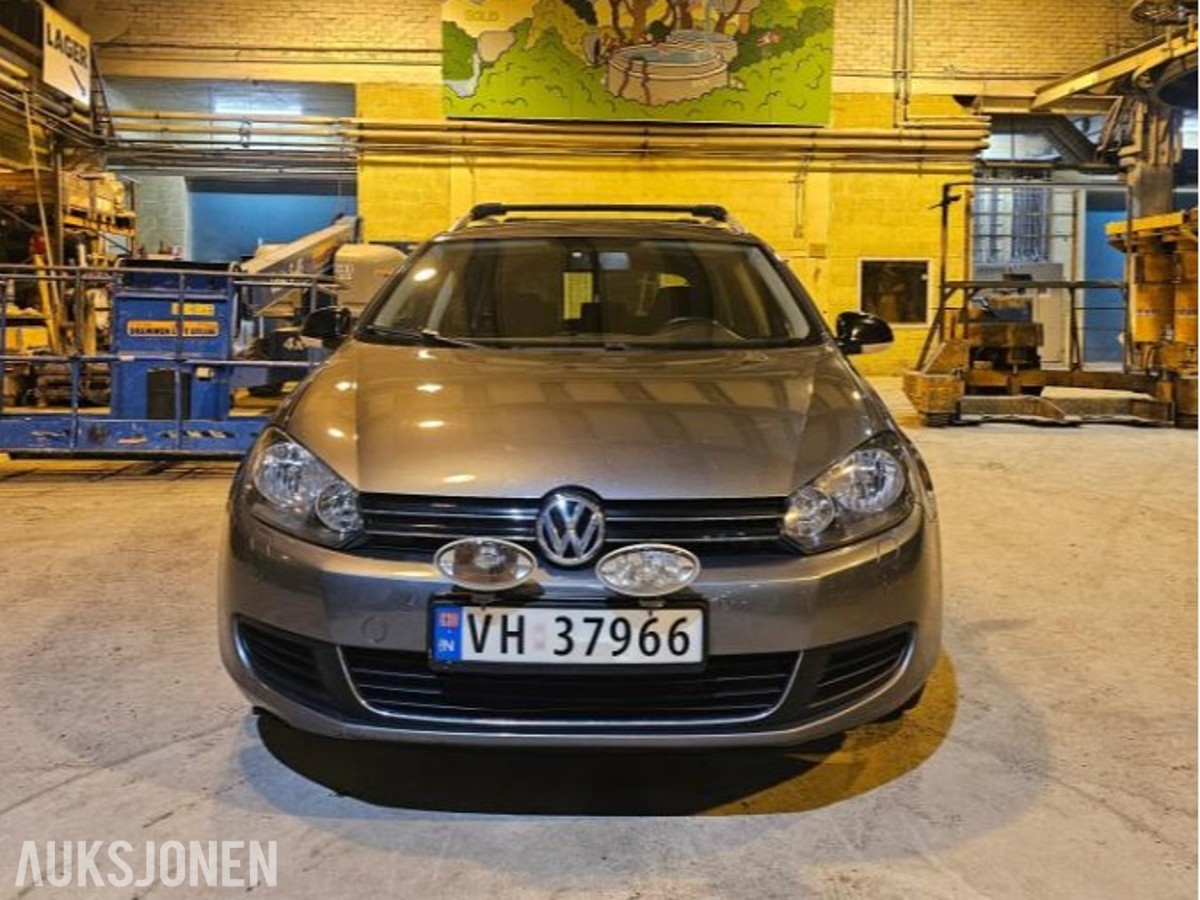 2012 Volkswagen Golf 1.6 TDI 105HK Cruisekontroll, Webasto, Hengerfeste