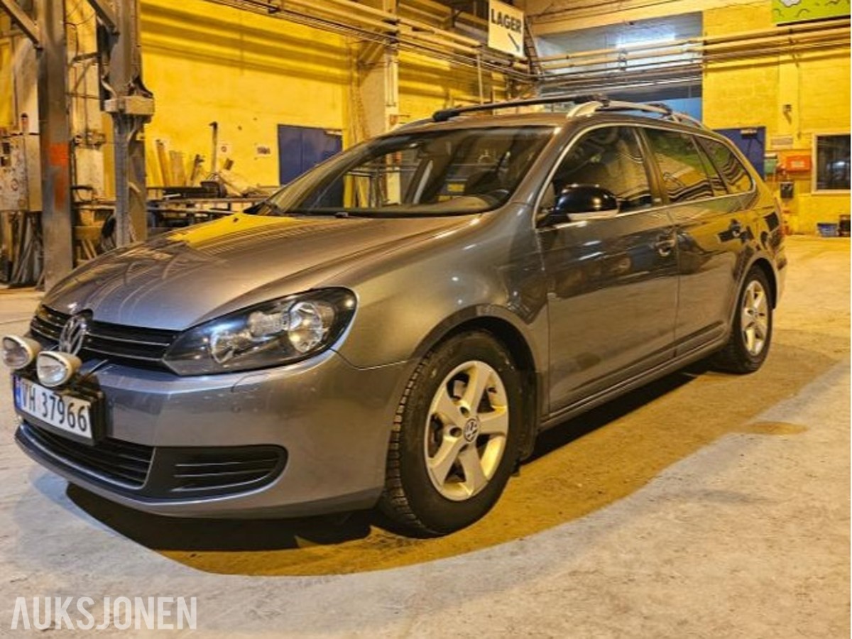 2012 Volkswagen Golf 1.6 TDI 105HK Cruisekontroll, Webasto, Hengerfeste