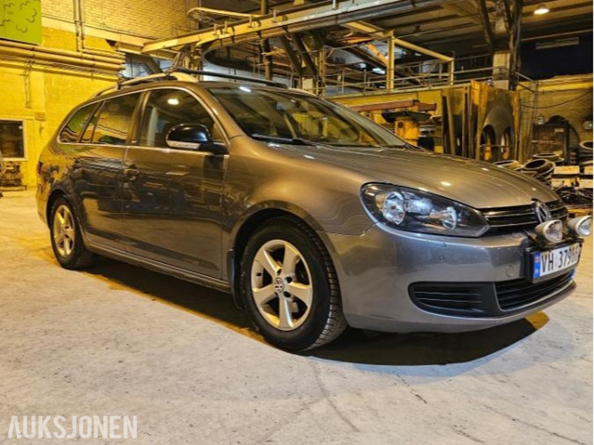 2012 Volkswagen Golf 1.6 TDI 105HK Cruisekontroll, Webasto, Hengerfeste