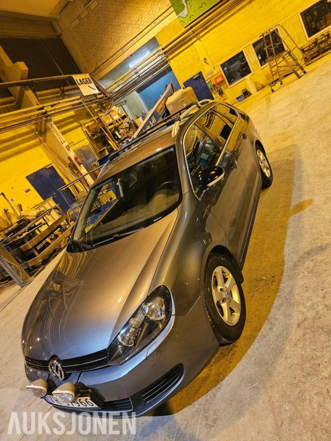 2012 Volkswagen Golf 1.6 TDI 105HK Cruisekontroll, Webasto, Hengerfeste