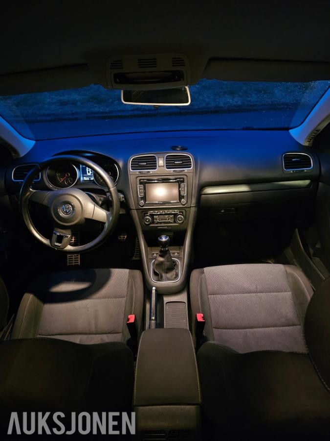 2012 Volkswagen Golf 1.6 TDI 105HK Cruisekontroll, Webasto, Hengerfeste