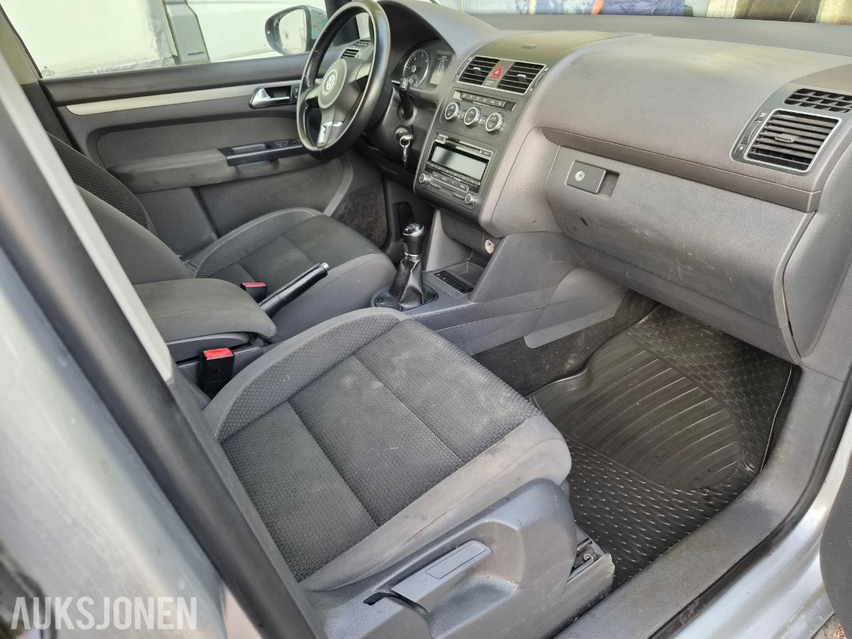 2013 Volkswagen Touran 1.6 Diesel 105hk EU godkjent til 04.2028