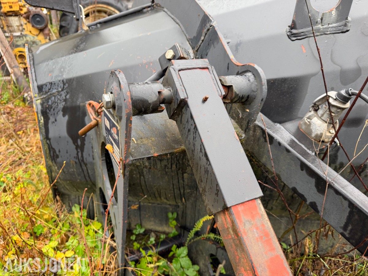 2004 mod. Øveraasen DH285D Plog til lastebil