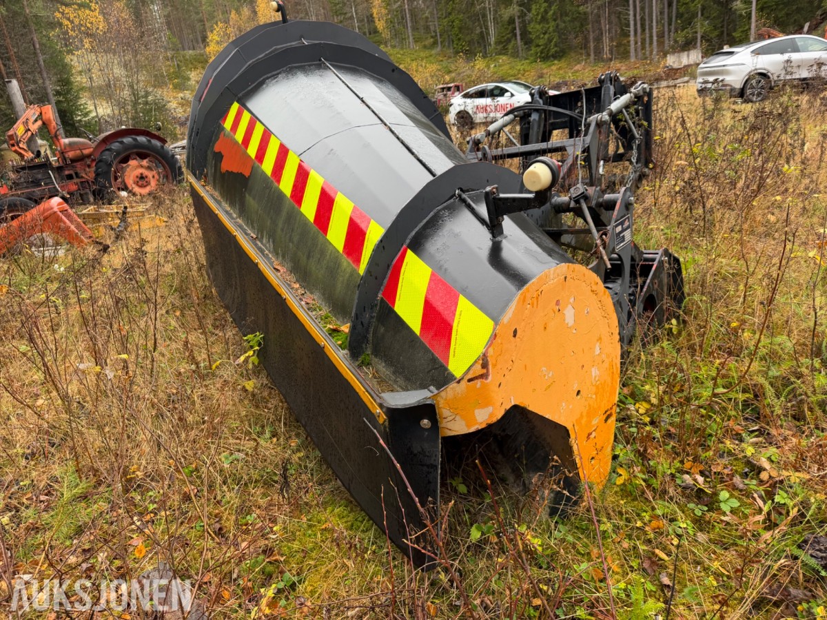 2004 mod. Øveraasen DH285D Plog til lastebil