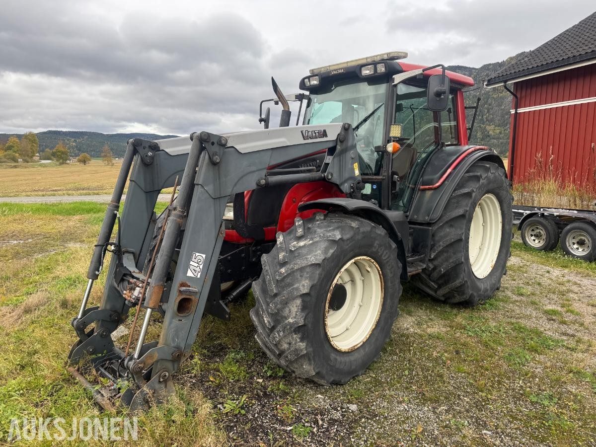 2007 Valtra N121 med vendbar førerplass.