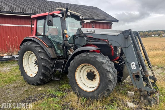 2007 Valtra N121 med vendbar førerplass. 
