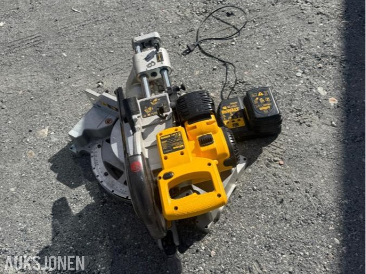 DEWALT DW017 KAPP- OG GJÆRSAG PÅ BATTERI