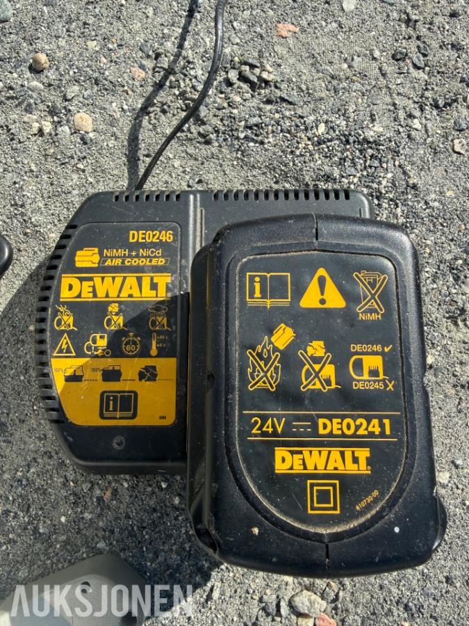 DEWALT DW017 KAPP- OG GJÆRSAG PÅ BATTERI
