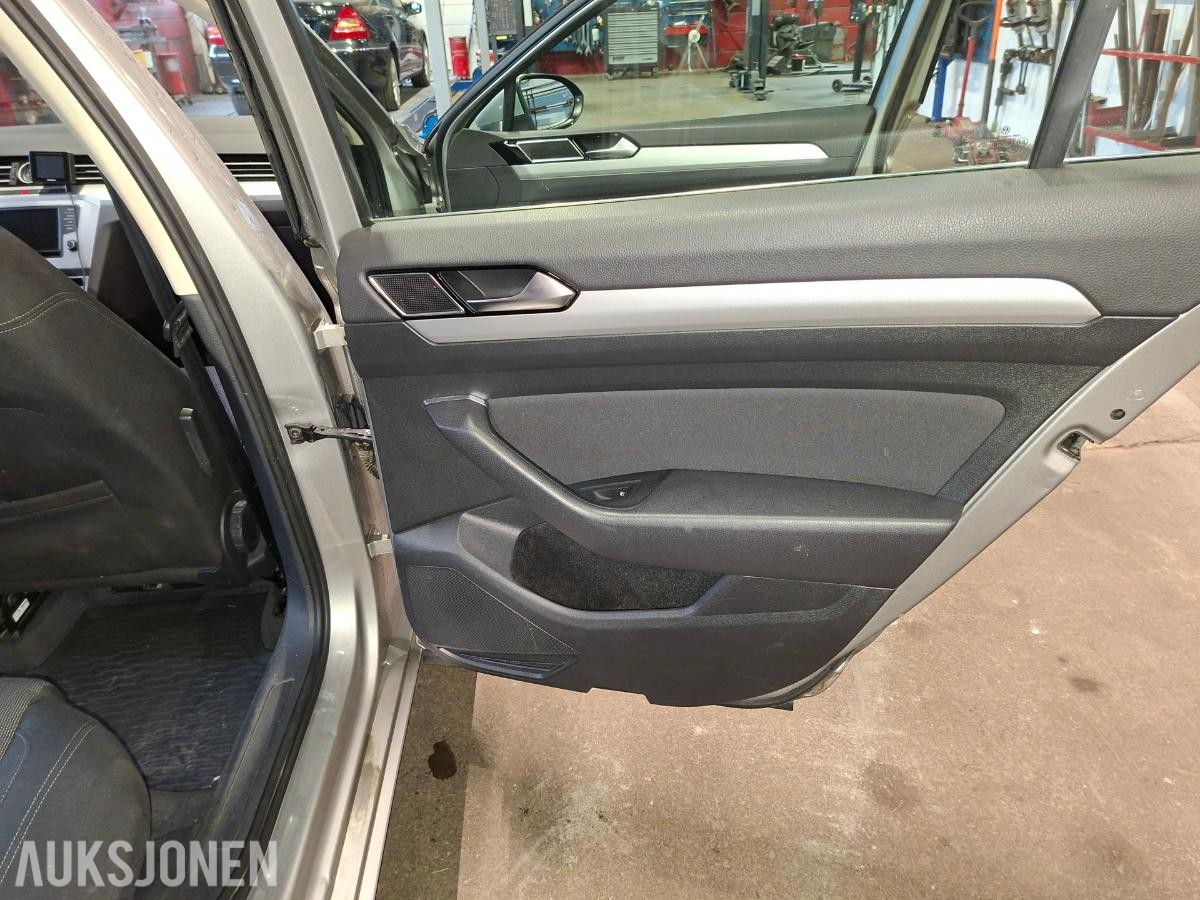 2017 Volkswagen Passat 1.6 Diesel 120hk Cruisekontroll, Hengerfeste, S+V Dekk