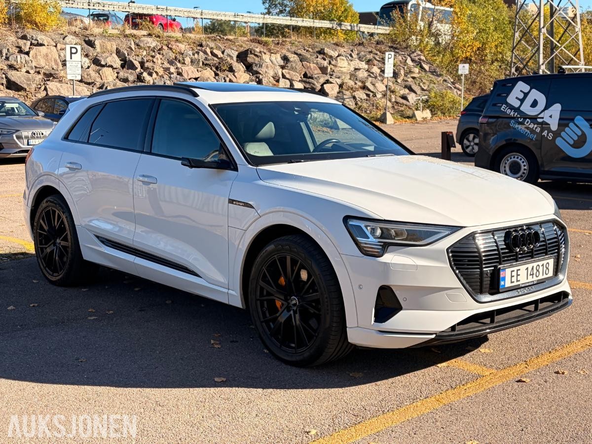 2021 Audi e-tron 55 quattro Panorama soltak, Nightvision, Hengerfeste, B&O