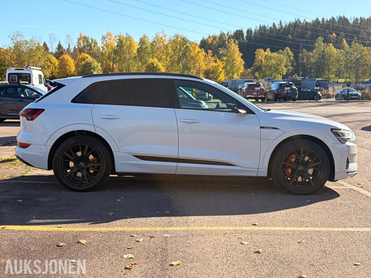 2021 Audi e-tron 55 quattro Panorama soltak, Nightvision, Hengerfeste, B&O