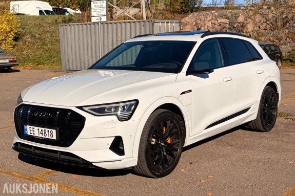 2021 Audi e-tron 55 quattro Panorama soltak, Nightvision, Hengerfeste, B&O