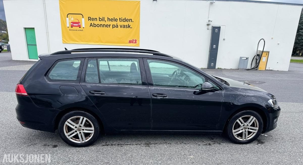 2015 VOLKSWAGEN GOLF 1.6 TDI 110HK STASJONSVOGN EU-OK 11.27