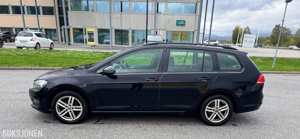 2015 VOLKSWAGEN GOLF 1.6 TDI 110HK STASJONSVOGN EU-OK 11.27