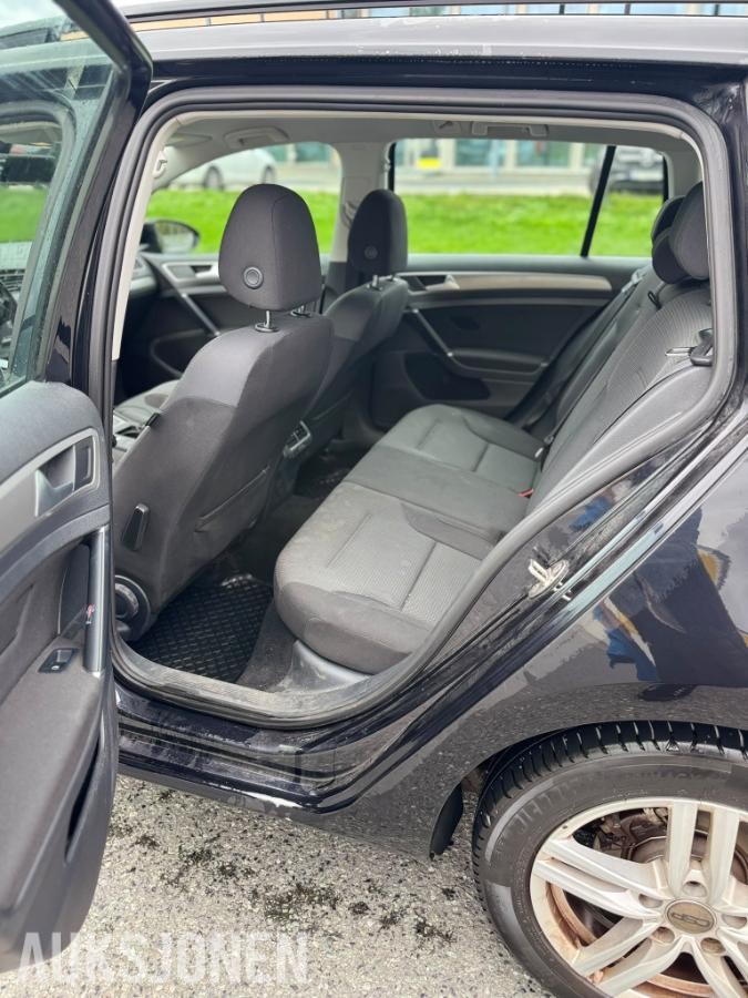 2015 VOLKSWAGEN GOLF 1.6 TDI 110HK STASJONSVOGN EU-OK 11.27
