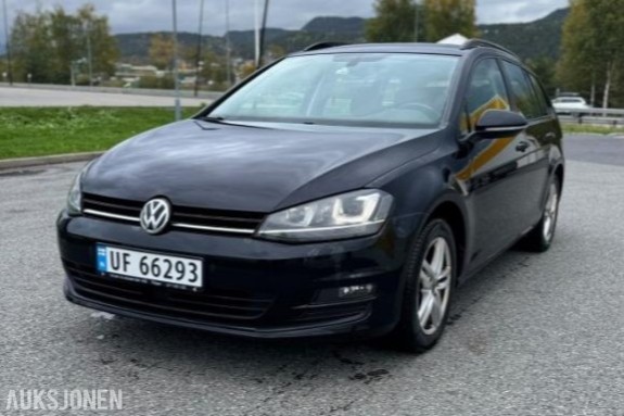 2015 VOLKSWAGEN GOLF 1.6 TDI 110HK STASJONSVOGN EU-OK 11.27