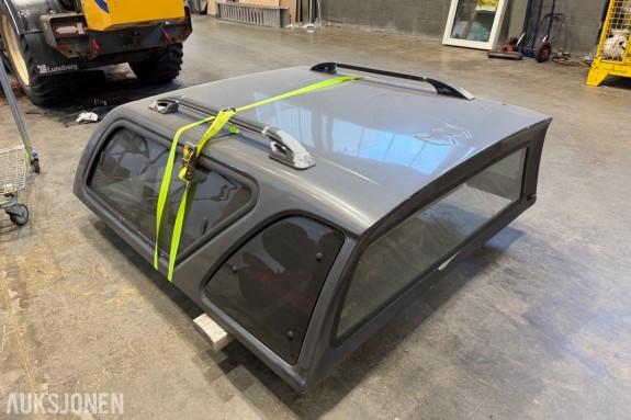 Carryboy hardtop til Isuzu D-Max 2008 - grå metallic - sidevinduer i tonet glass - bakluke med to gassdempere - takreling