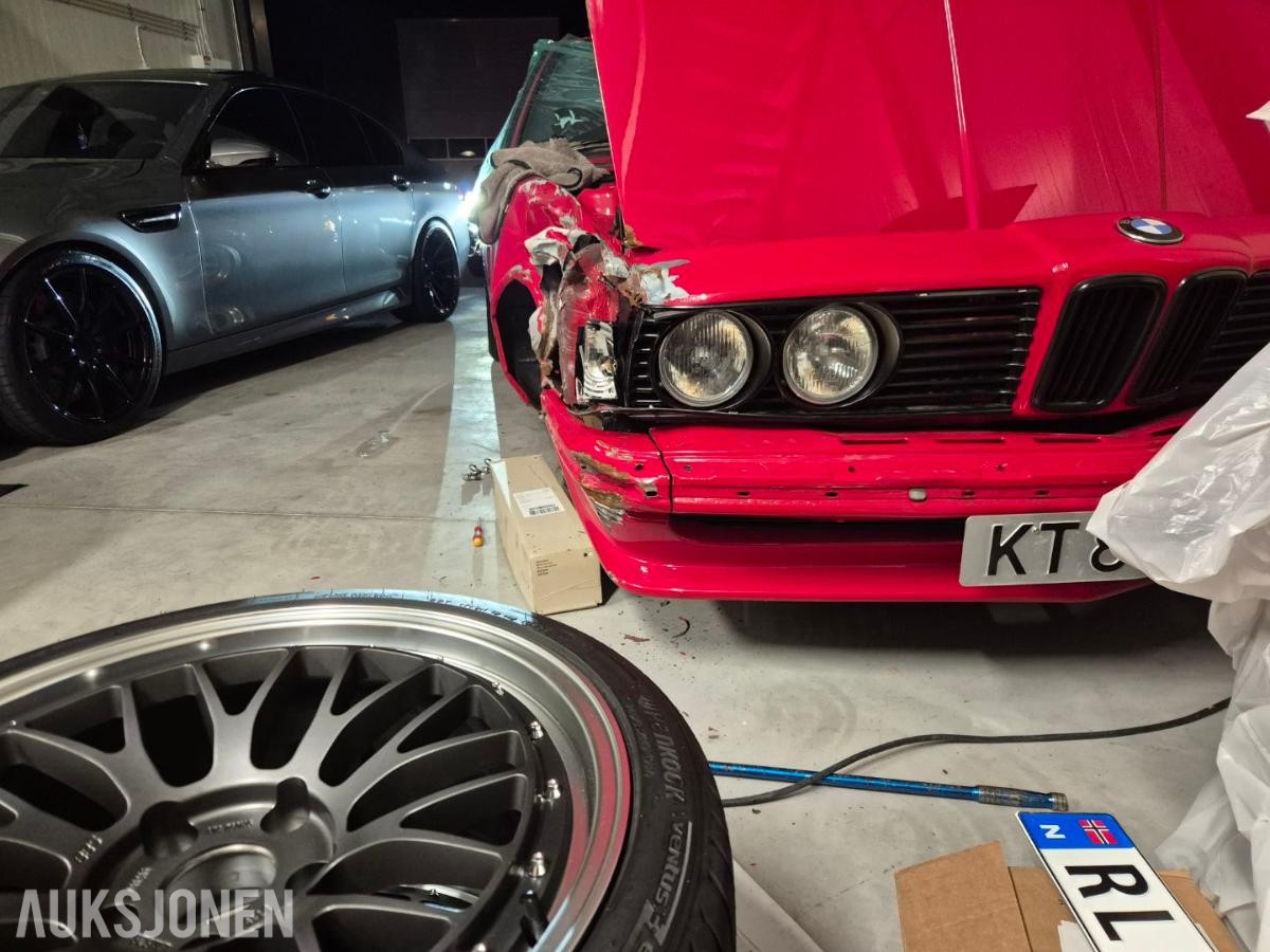 BMW 635 CSi E24 1978 – Restaurert klassiker – Reparasjonsobjekt