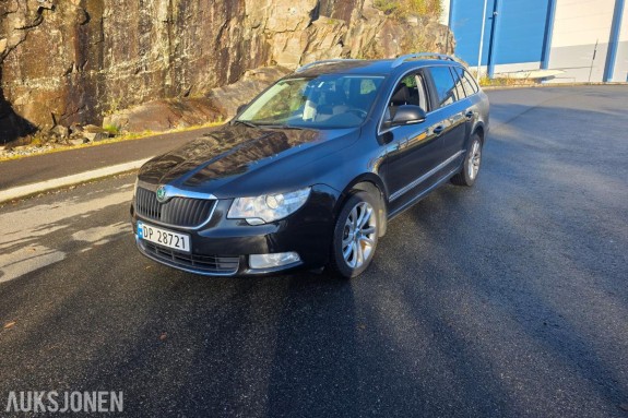 2011 Skoda Superb 2.0 Diesel 140hk 4X4 Automat, Cruisekontroll, Hengerfeste