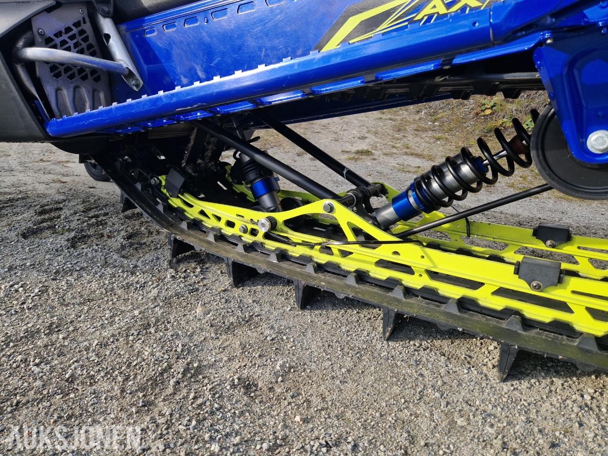 Polaris 850 RMK Khaos 155