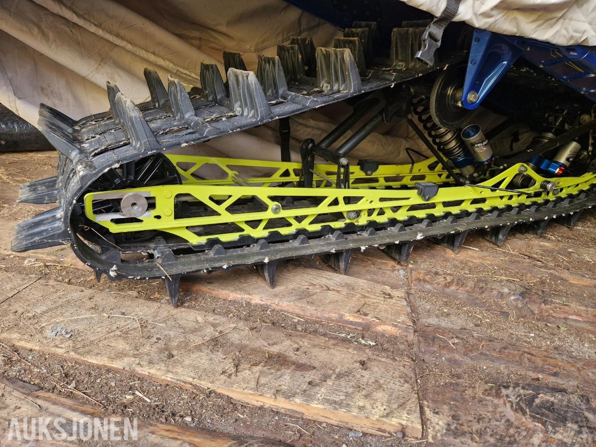 Polaris 850 RMK Khaos 155