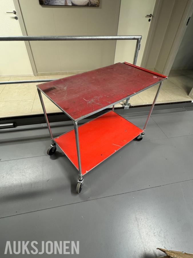 Verkstedtralle / arbeidsbord på hjul – 2 hyller