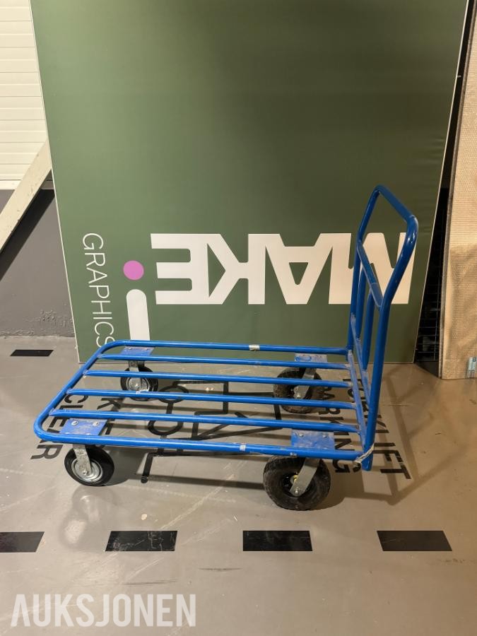 Transporttralle / plattformvogn med håndtak