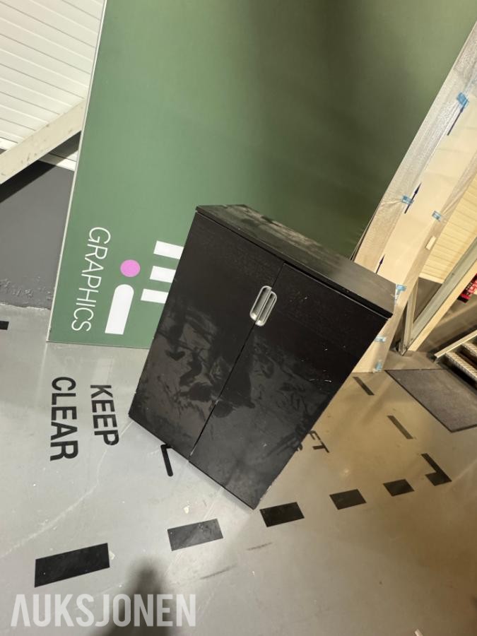 IKEA oppbevaringsskap med 3 hyller