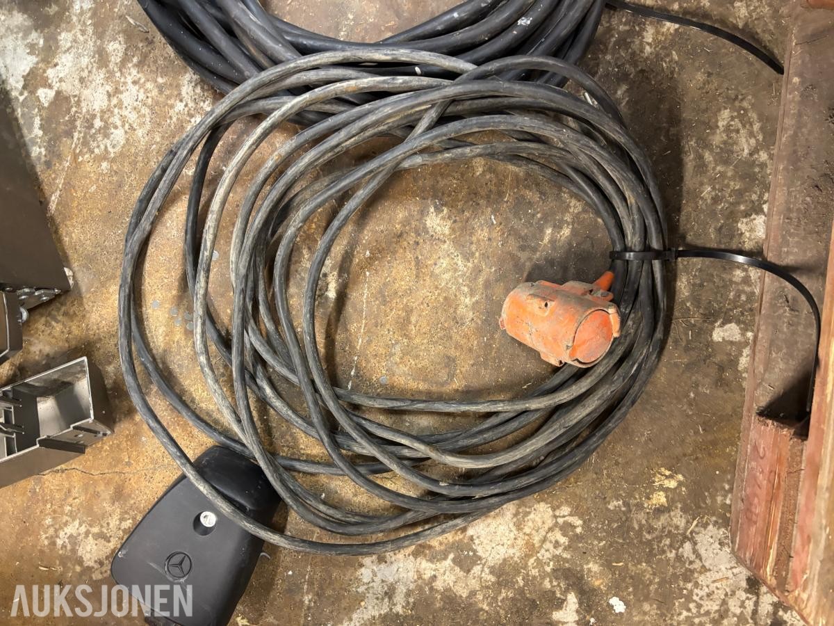 Flygt DXG 25-11T pumpe, Bauer hurtigkoblinger 6" og diverse kabler