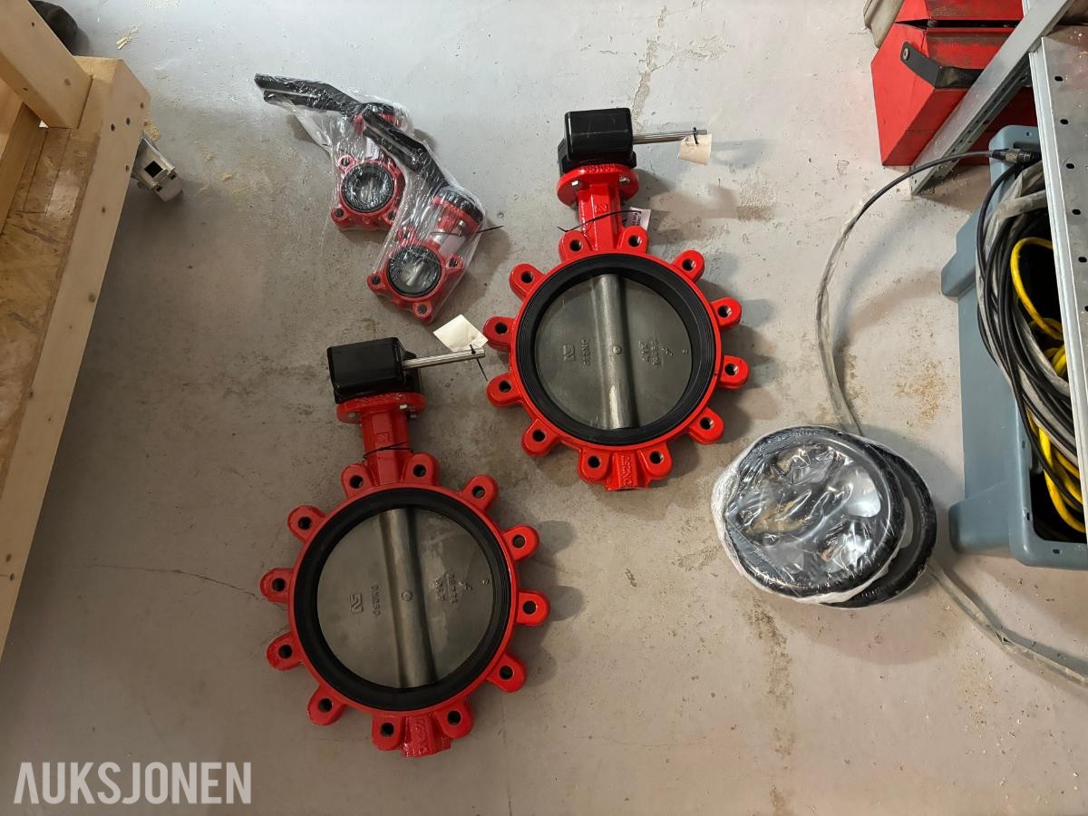 Parti med 15 Pneumatiske Luftstyringer og 4 Butterflyventiler DN50/DN250 - Ubrukt