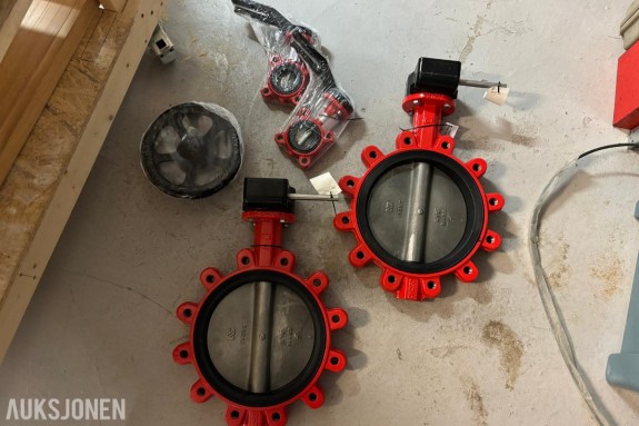 Parti med 15 Pneumatiske Luftstyringer og 4 Butterflyventiler DN50/DN250 - Ubrukt