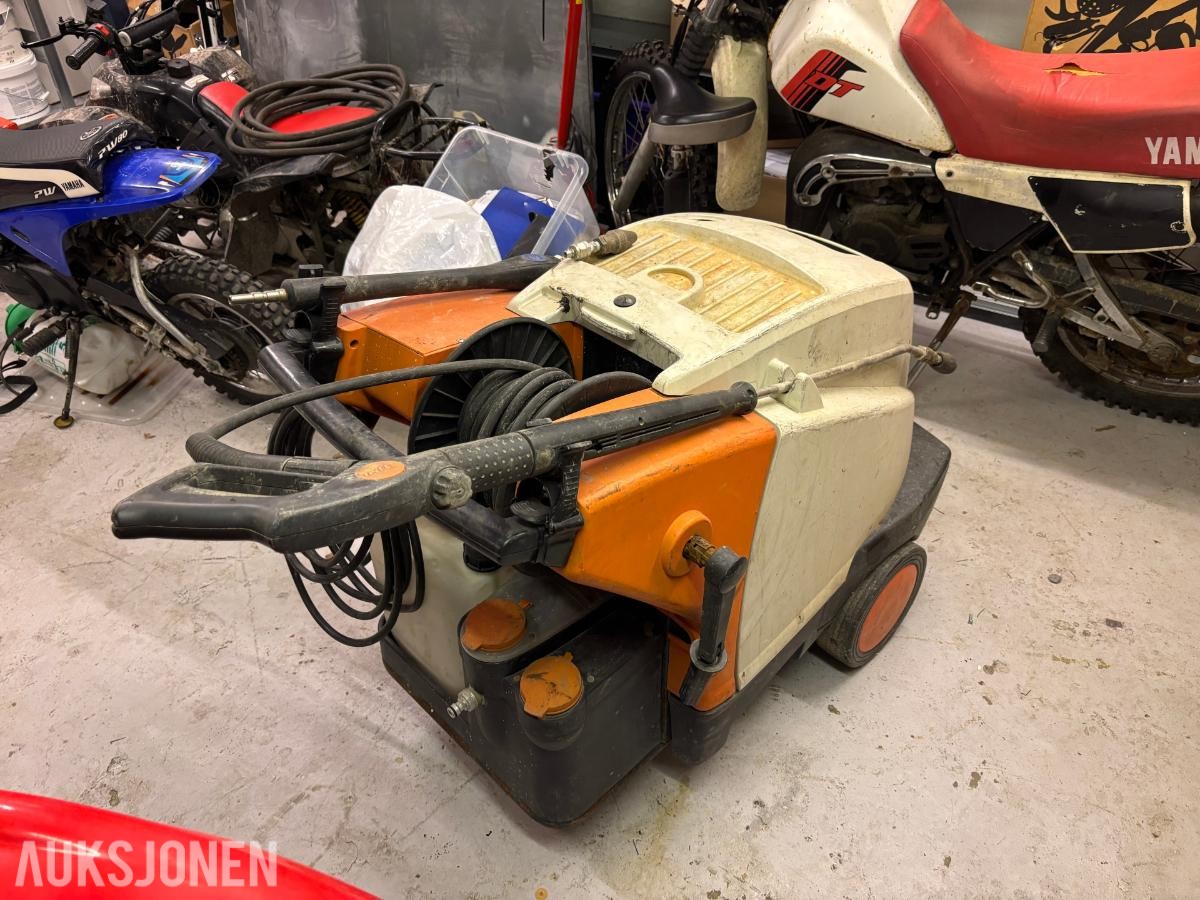 Stihl RE 581 Plus Varmtvannsvasker med slanger - Turbodyse - Flatstråledyse