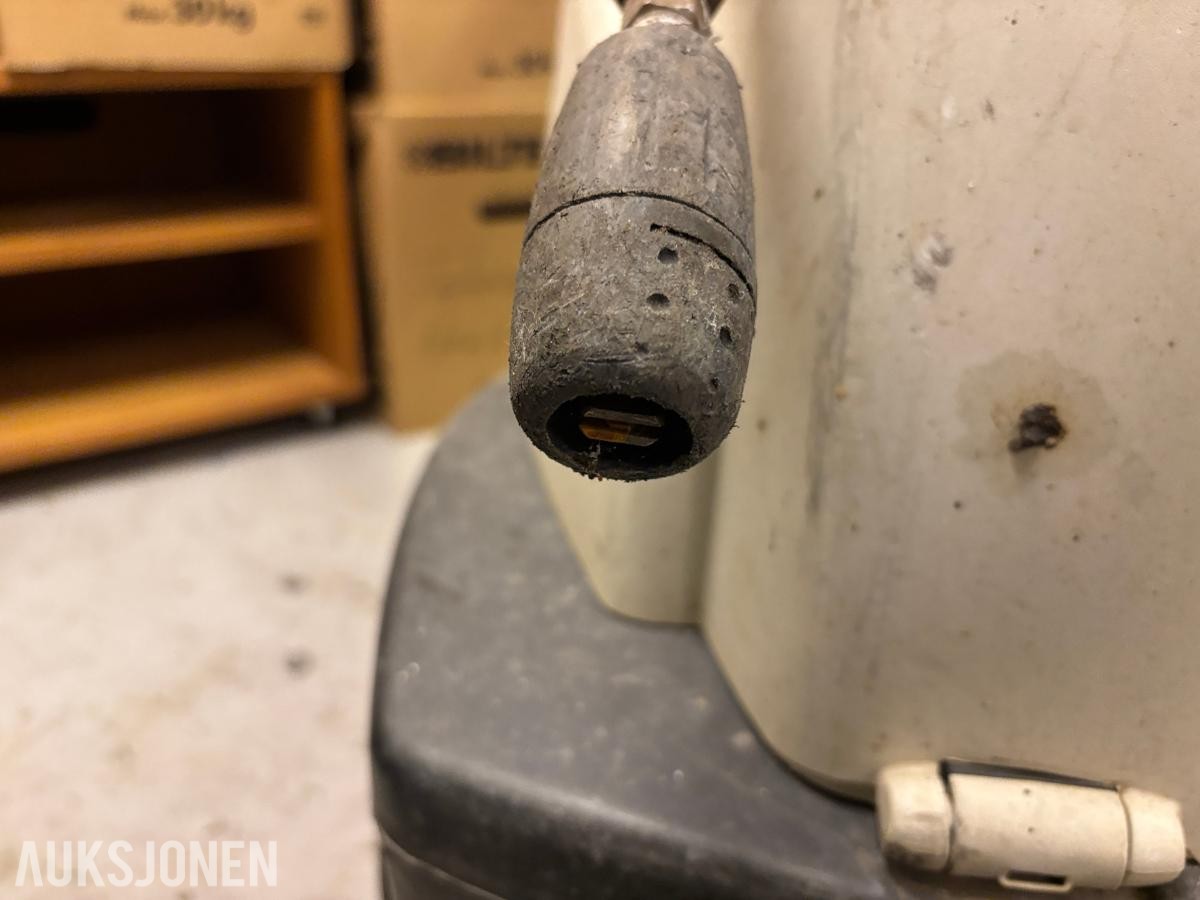 Stihl RE 581 Plus Varmtvannsvasker med slanger - Turbodyse - Flatstråledyse