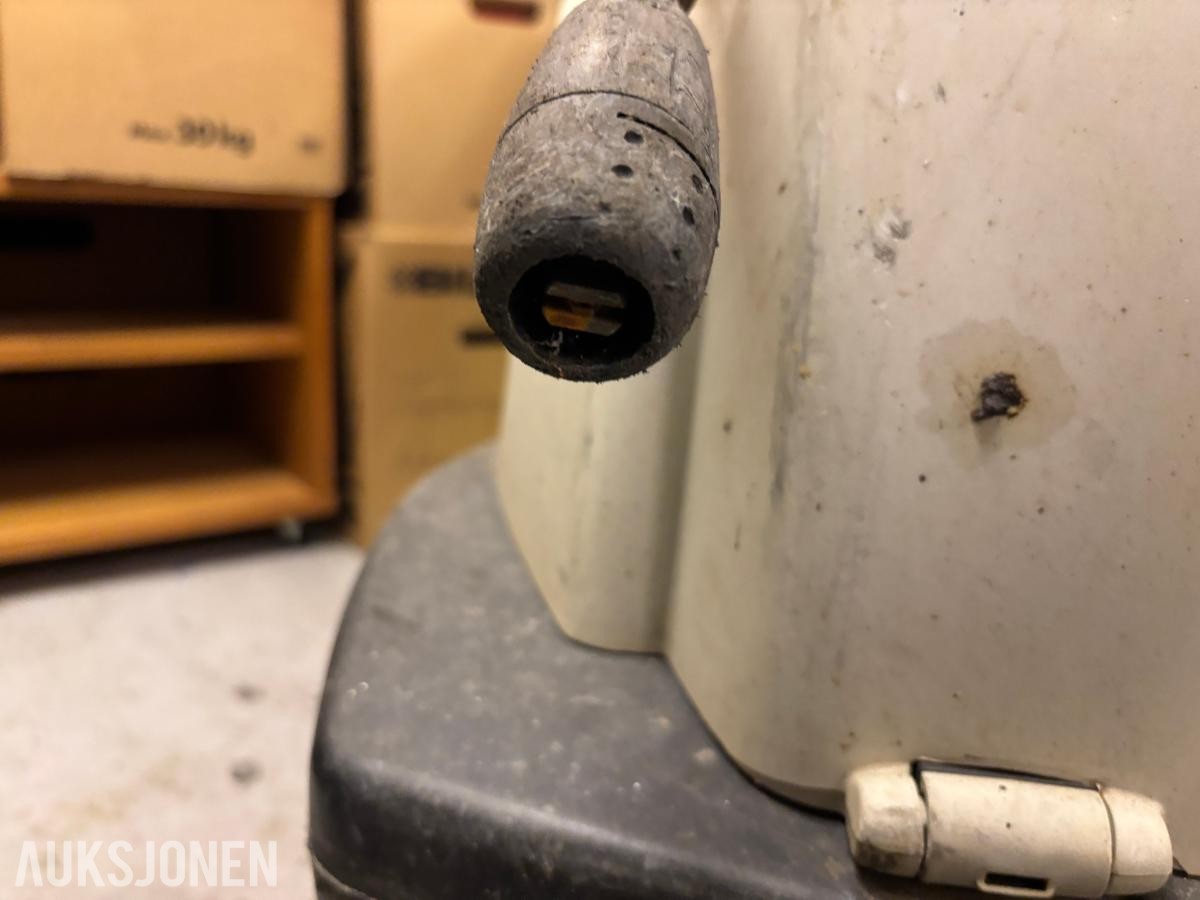 Stihl RE 581 Plus Varmtvannsvasker med slanger - Turbodyse - Flatstråledyse