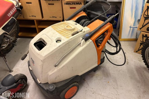 Stihl RE 581 Plus Varmtvannsvasker med slanger - Turbodyse - Flatstråledyse