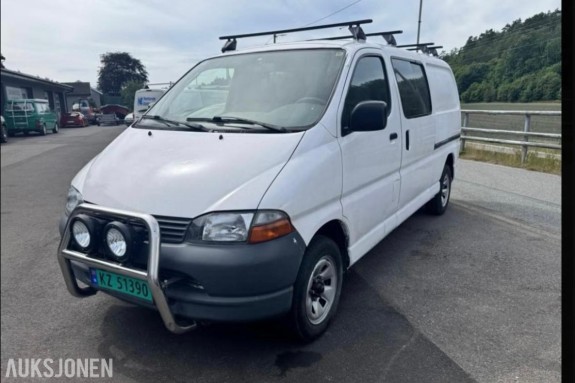 2004 Toyota HiAce 2.5 Diesel 102hk 4WD Hengerfeste, Kupevarmer, EU ok til 06.2028