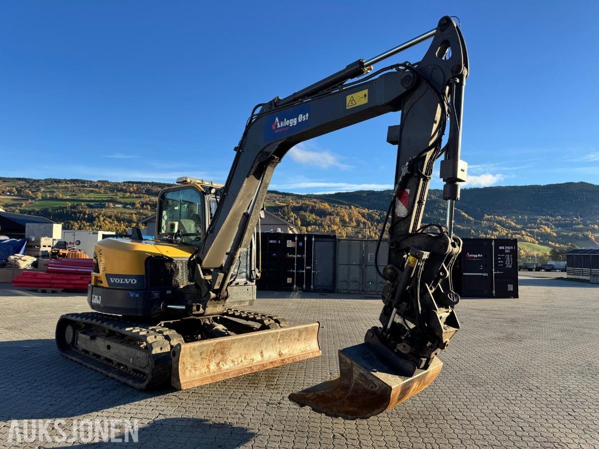 2019 Volvo ECR88D gravemaskin TILTROTATOR 2 SKUFFER SENTRALSMØRING