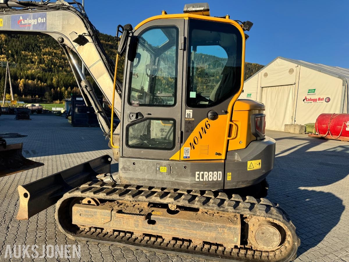 2019 Volvo ECR88D gravemaskin TILTROTATOR 2 SKUFFER SENTRALSMØRING