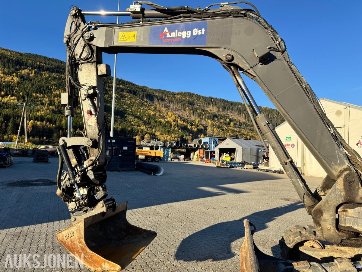 2019 Volvo ECR88D gravemaskin TILTROTATOR 2 SKUFFER SENTRALSMØRING