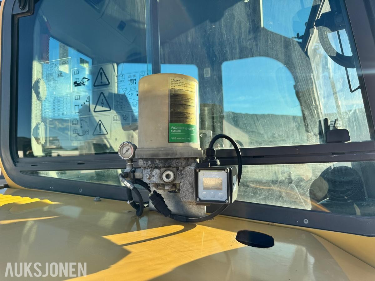2019 Volvo ECR88D gravemaskin TILTROTATOR 2 SKUFFER SENTRALSMØRING