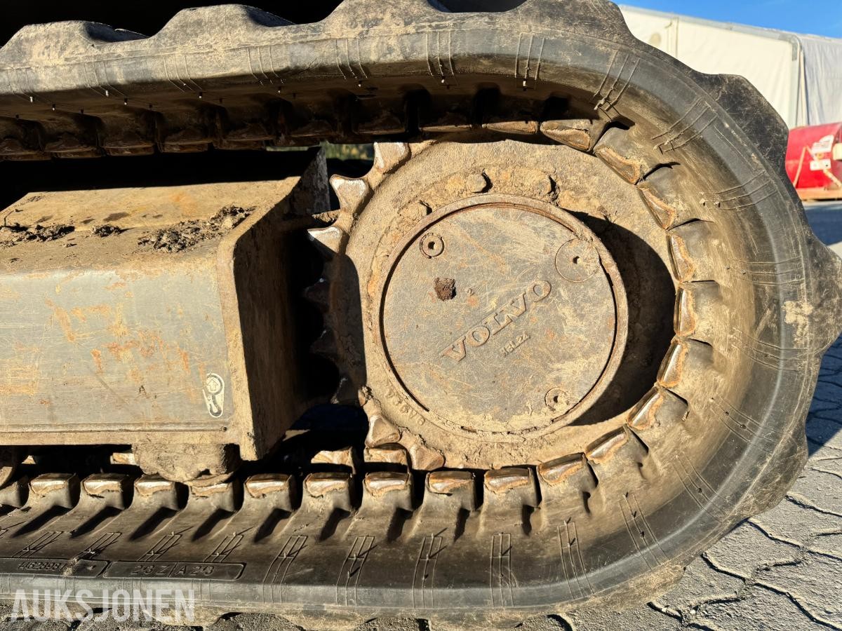 2019 Volvo ECR88D gravemaskin TILTROTATOR 2 SKUFFER SENTRALSMØRING