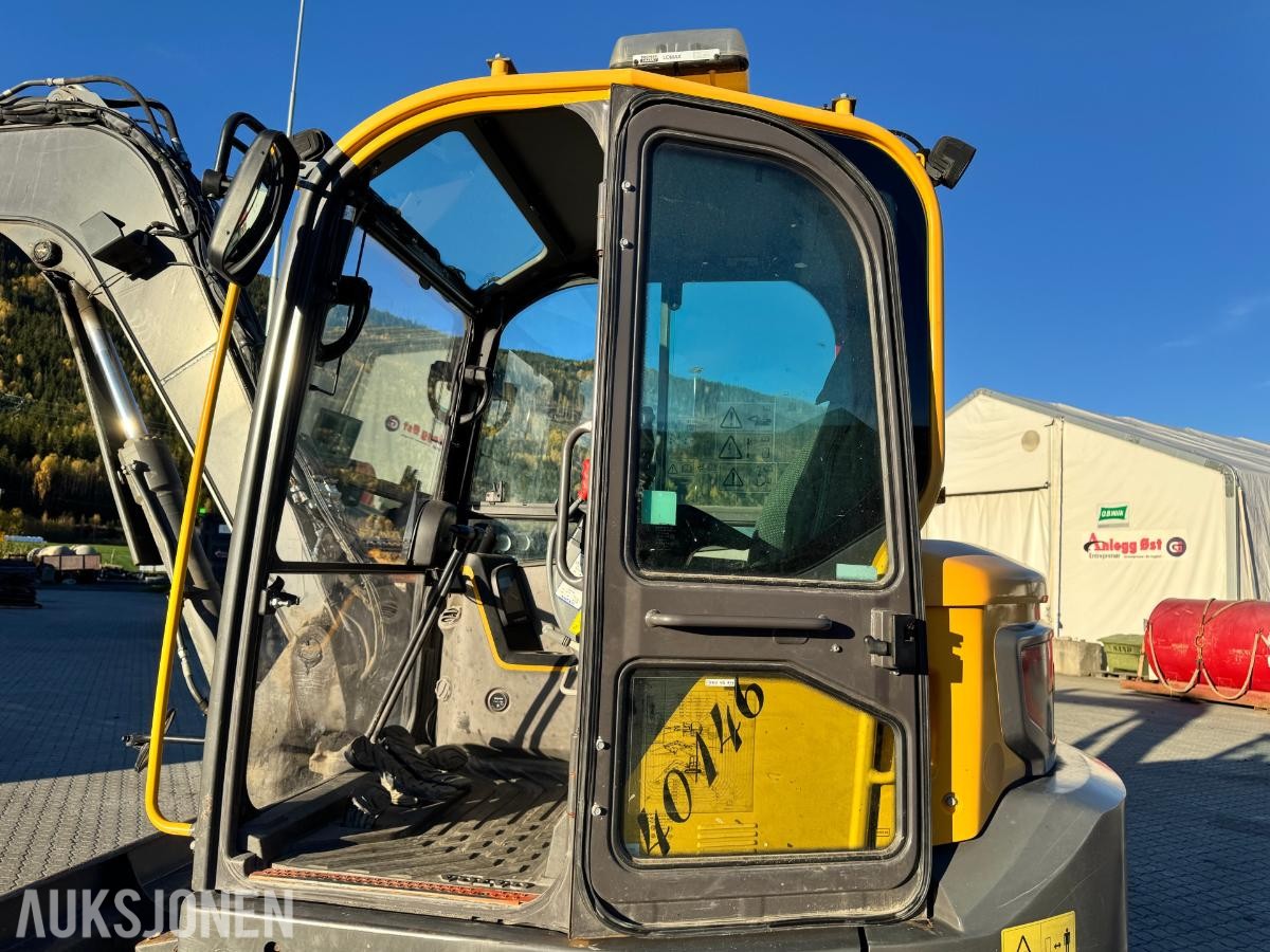 2019 Volvo ECR88D gravemaskin TILTROTATOR 2 SKUFFER SENTRALSMØRING