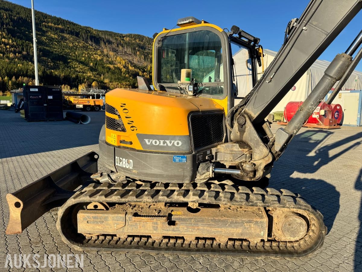 2019 Volvo ECR88D gravemaskin TILTROTATOR 2 SKUFFER SENTRALSMØRING